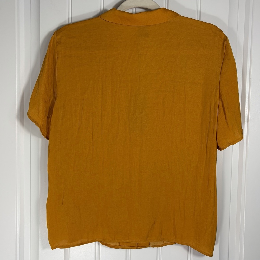 Rachel Ray Women's Medium Cropped Orange Short Sleeve Button Front Blouse - Picture 4 of 7